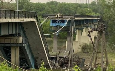 Россияне во второй раз разрушили мост между Северодонецком и Лисичанском
