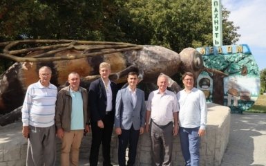 Пам’ятник бджолі в Запорізькій області занесли до Книги рекордів України