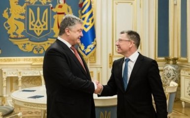 Порошенко обсудил с Волкером выполнение Минских соглашений