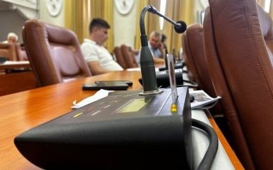 Гудбай, шансон: горсовет Запорожья запретил русскоязычный медиапродукт в публичных местах