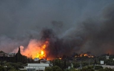 Пожары в Греции видно из космоса - появились шокирующие фото