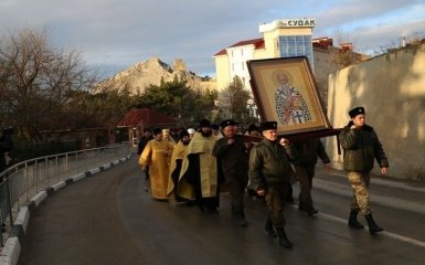 Соцсети насмешил "казацкий крестный ход" в оккупированном Крыму: появились фото