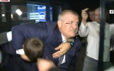 Драка Парасюка с Вилкулом: появилось новое видео