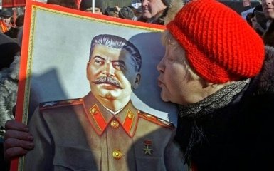 В Украине объяснили цели победобесия Путина