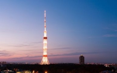 У Зеленського розповіли, що станеться з телеканалами олігархів