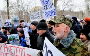 Бойовики ДНР зігнали на мітинг проти ОБСЄ смішне число людей: з'явилися фото