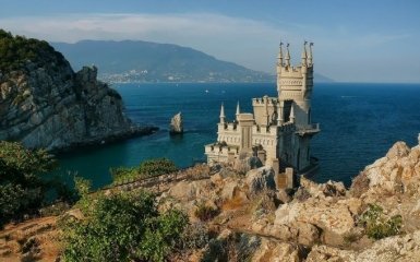 Пропагандисты Путина разозлили сеть новой рекламой Крыма: появилось видео