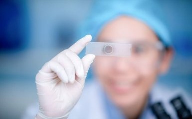 У Європі знайшли спосіб виявляти коронавірус у людини за 15 хвилин