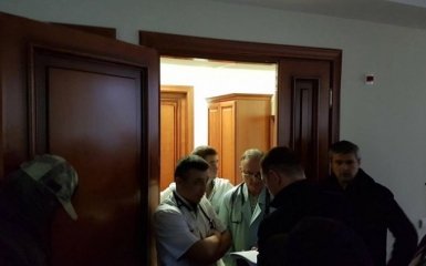 Насиров так и не был задержан, его увезли на носилках: появились важные подробности и фото