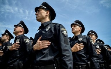 Зарплаты полицейских должны быть "адекватными" - Аваков