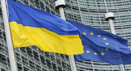 ЕС по требованию Венгрии будет продолжать переговоры с Украиной по возобновлению транзита российского газа ЕС продолжит переговоры с Украиной по транзиту российского газа