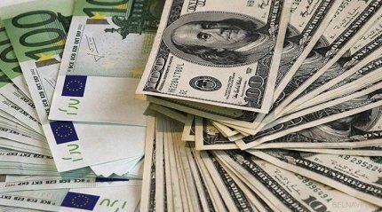 Dollars and euros continue to be imported to Russia to bypass sanctions 