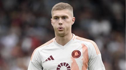 Довбик пропустит матч Ромы против Торино из-за проблем с коленом