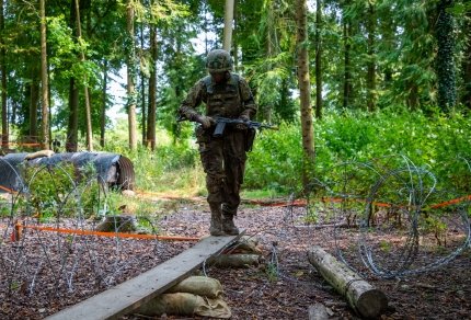 ЄС розглядає варіант відправки військових інструкторів до України ЄС розгляне питання відправки військових інструкторів до України