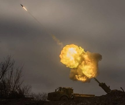 У Конгресі США закликають зняти обмеження на використання Україною західної зброї Джонсон закликає зняти з України обмеження на використання західної зброї